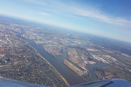 TEST-FUCHS - TEST-FUCHS eröffnete ein Büro im Zentrum für Angewandte Luftfahrtforschung (ZAL) Hamburg! Anflug Hamburg