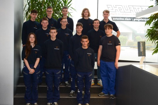 TEST-FUCHS - 14 new apprentices take off